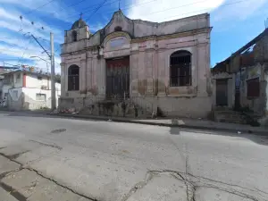 Jacquelien 03 - Kerk in Santiago de Cuba
